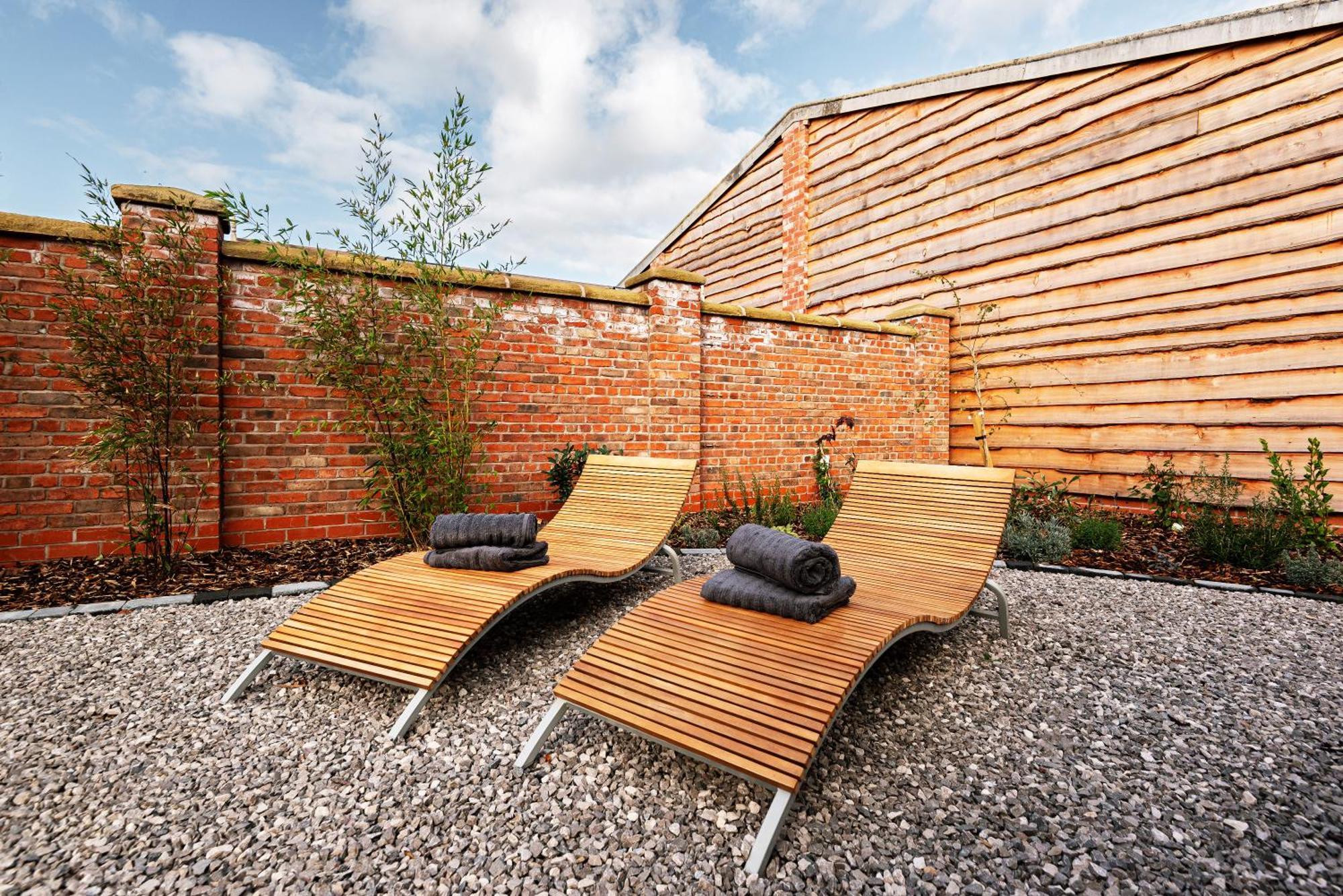 Pigeon House - Unique Barn With Private Garden, Hot Tub And Wood Burner Villa Shrewsbury Exteriör bild