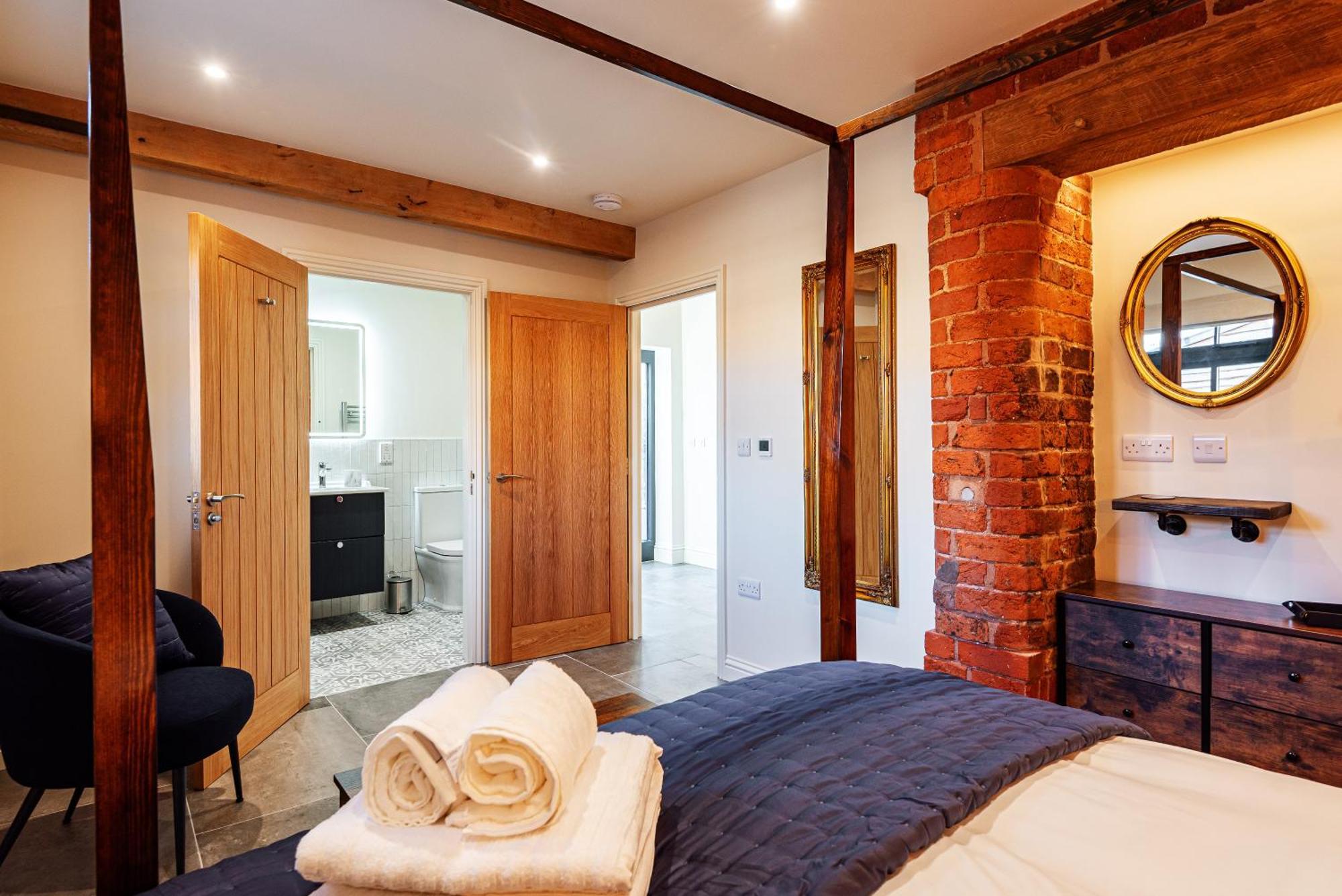 Pigeon House - Unique Barn With Private Garden, Hot Tub And Wood Burner Villa Shrewsbury Exteriör bild