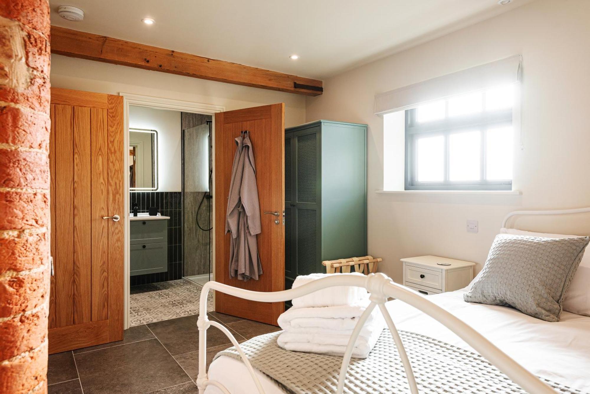 Pigeon House - Unique Barn With Private Garden, Hot Tub And Wood Burner Villa Shrewsbury Exteriör bild