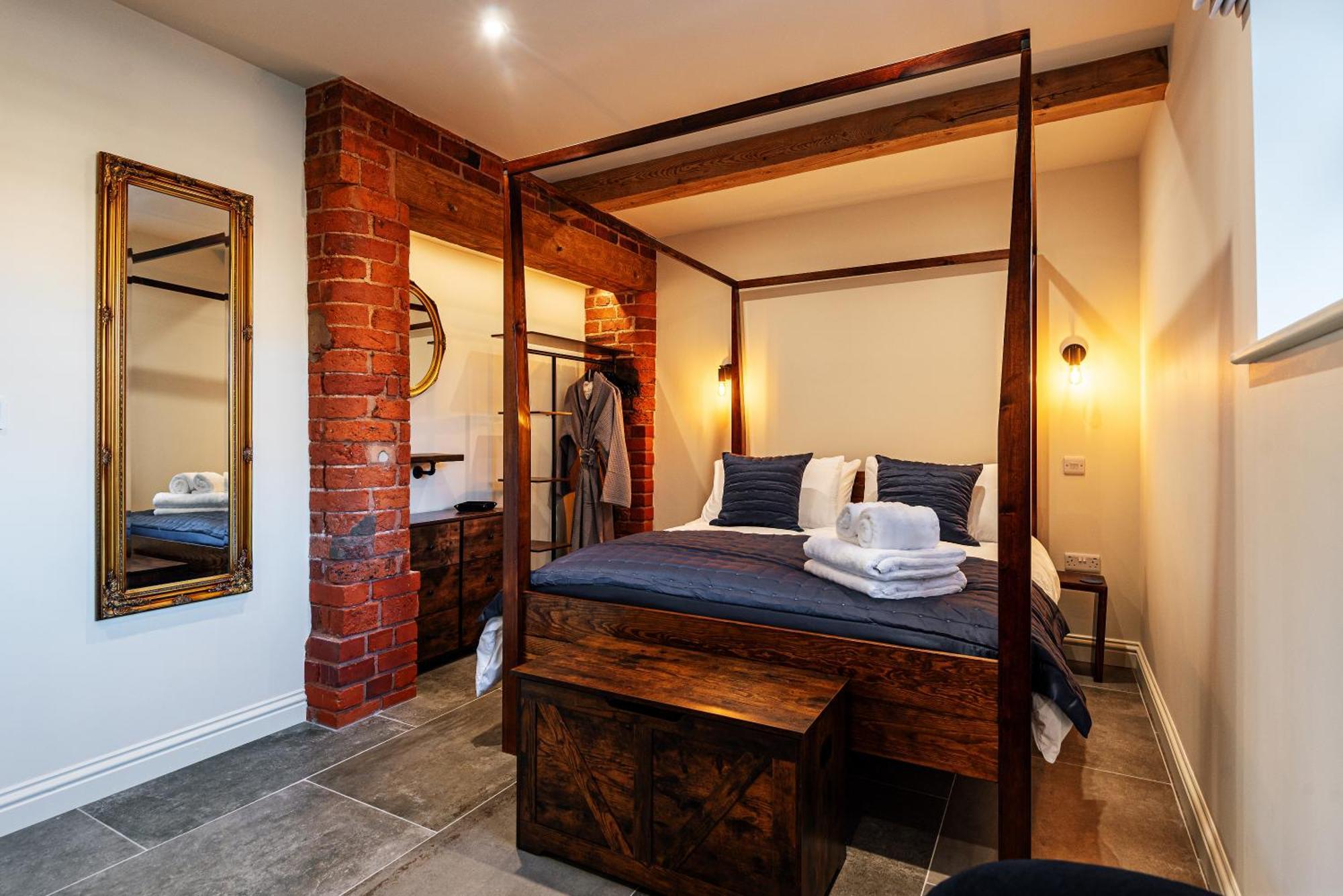 Pigeon House - Unique Barn With Private Garden, Hot Tub And Wood Burner Villa Shrewsbury Exteriör bild