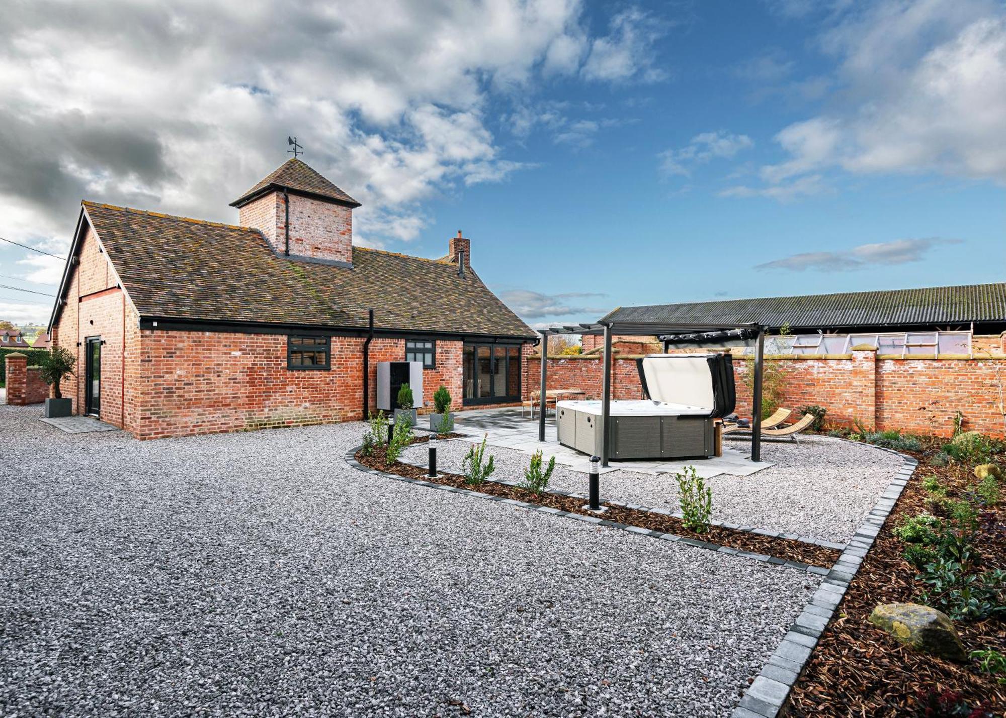 Pigeon House - Unique Barn With Private Garden, Hot Tub And Wood Burner Villa Shrewsbury Exteriör bild