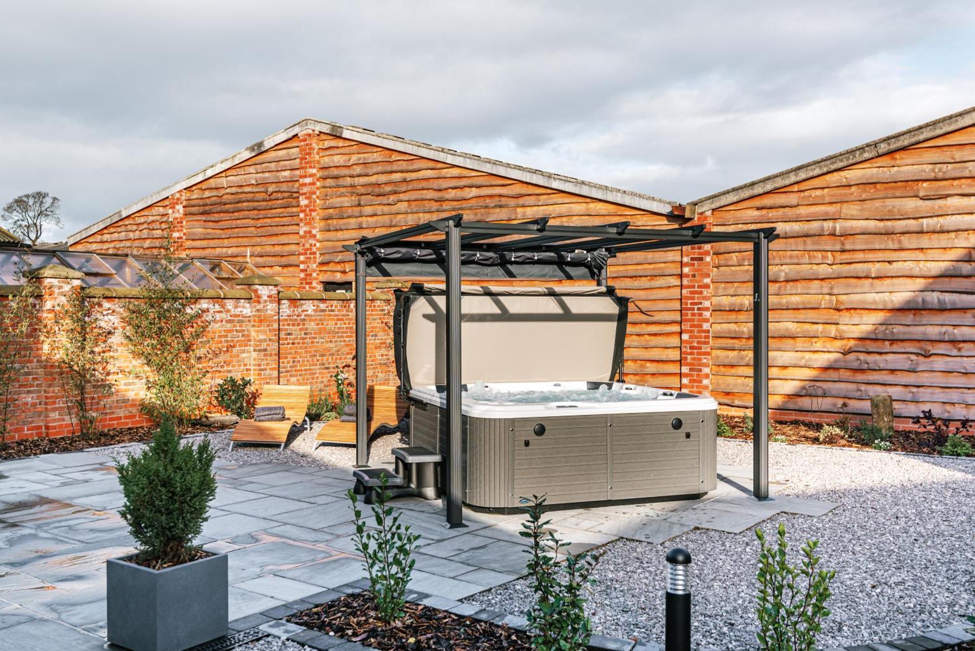 Pigeon House - Unique Barn With Private Garden, Hot Tub And Wood Burner Villa Shrewsbury Exteriör bild