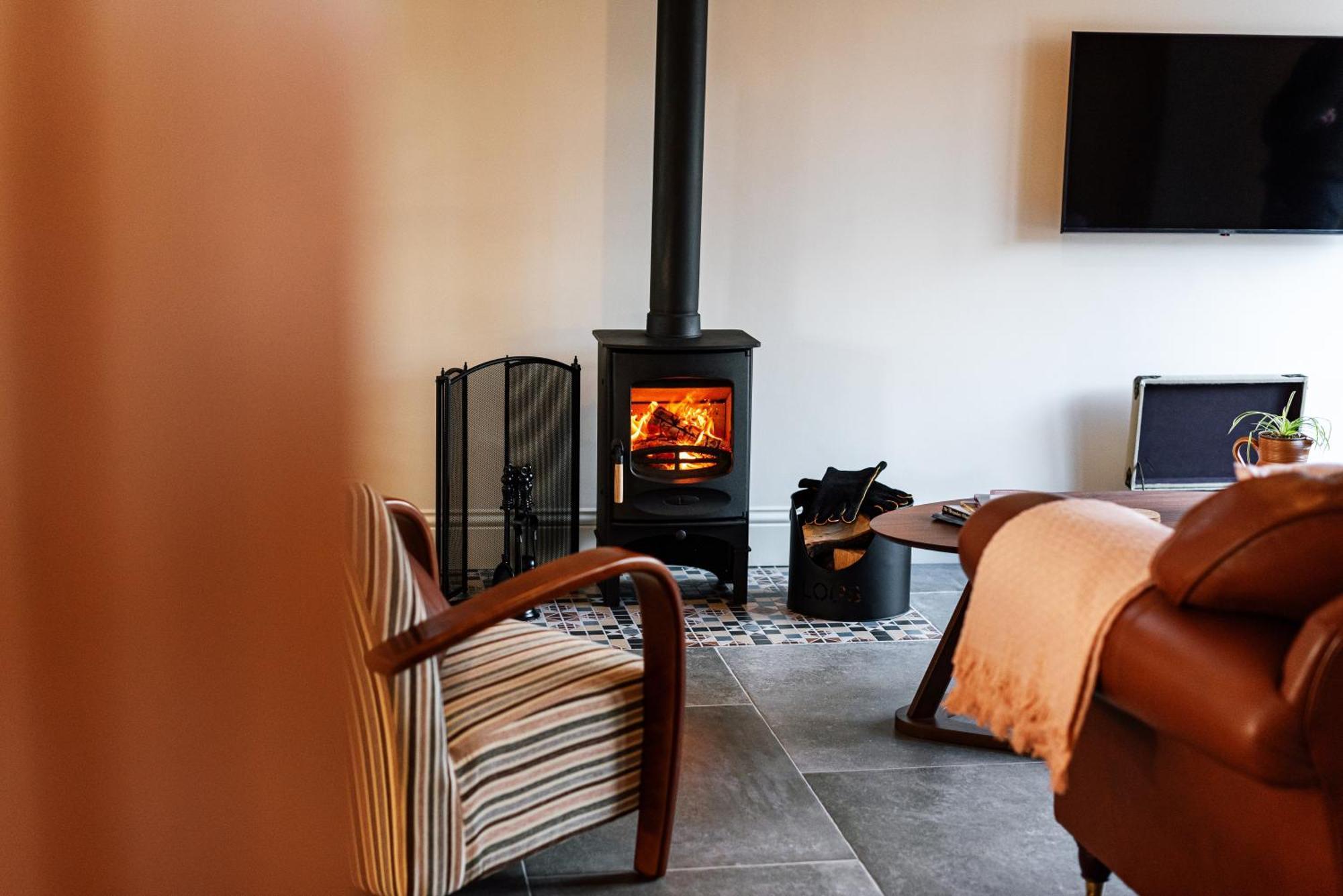 Pigeon House - Unique Barn With Private Garden, Hot Tub And Wood Burner Villa Shrewsbury Exteriör bild