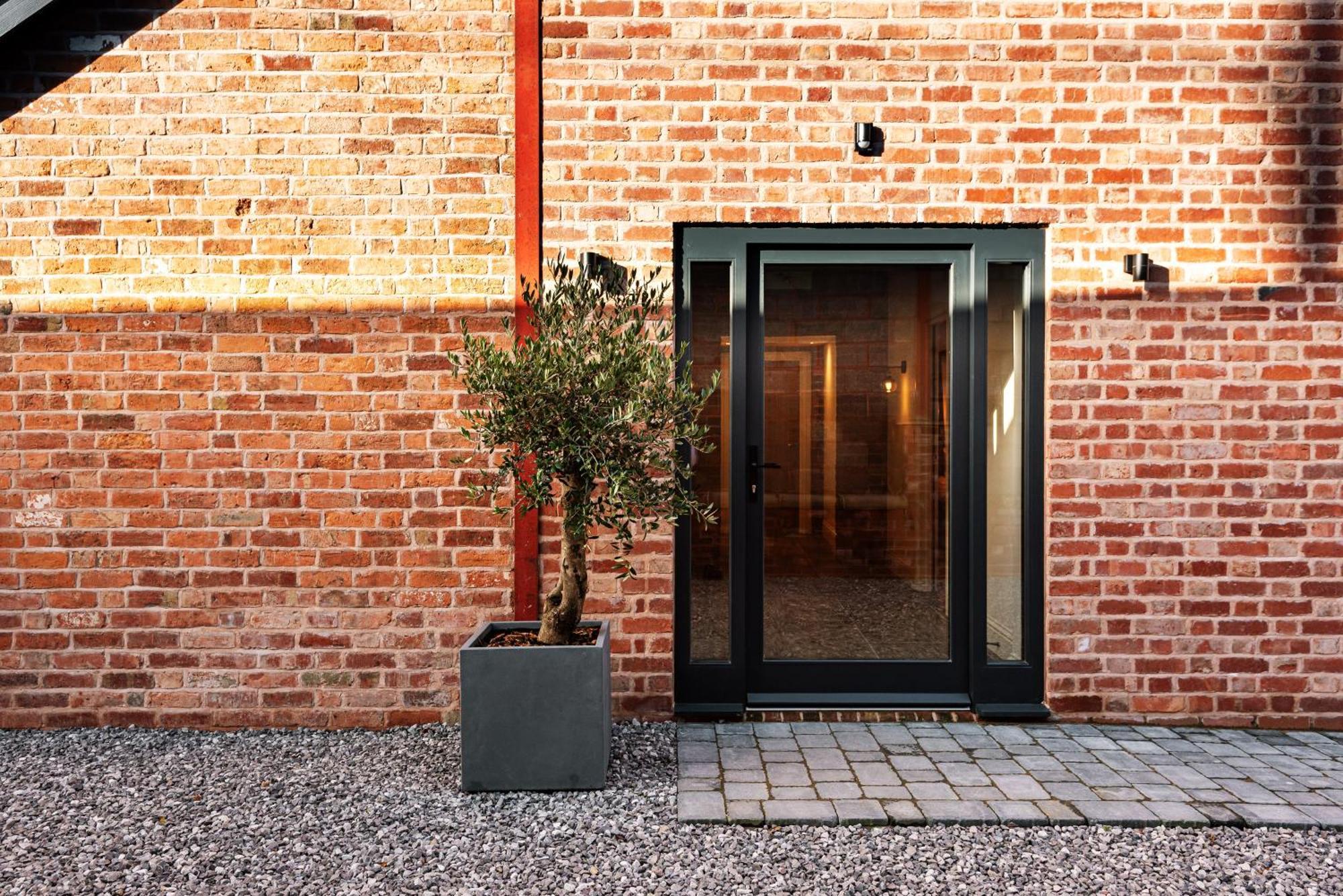 Pigeon House - Unique Barn With Private Garden, Hot Tub And Wood Burner Villa Shrewsbury Exteriör bild